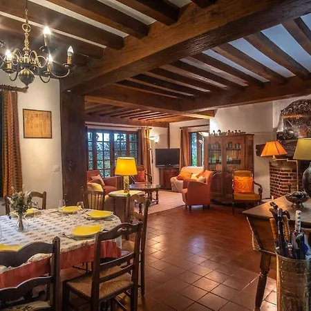 فيلة La Maison Du Haut-bois